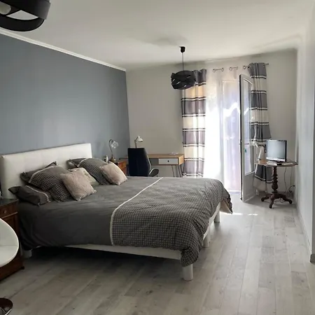 Grande Meublee Lejlighed *