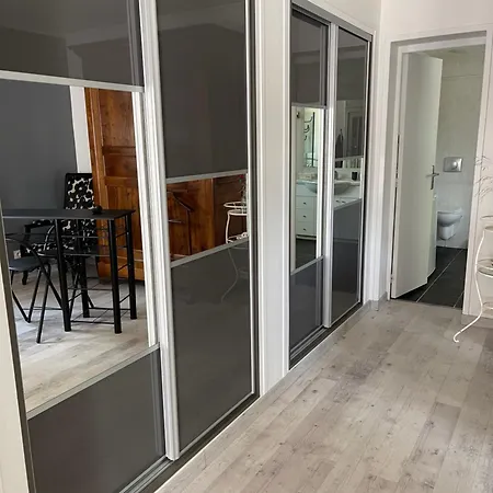 Grande Meublee Apartment